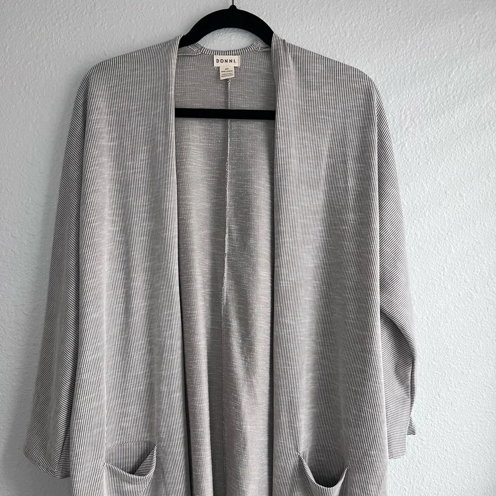 DONNI. Open front Gray Sweater Coat Size Unique - Picture 10 of 10